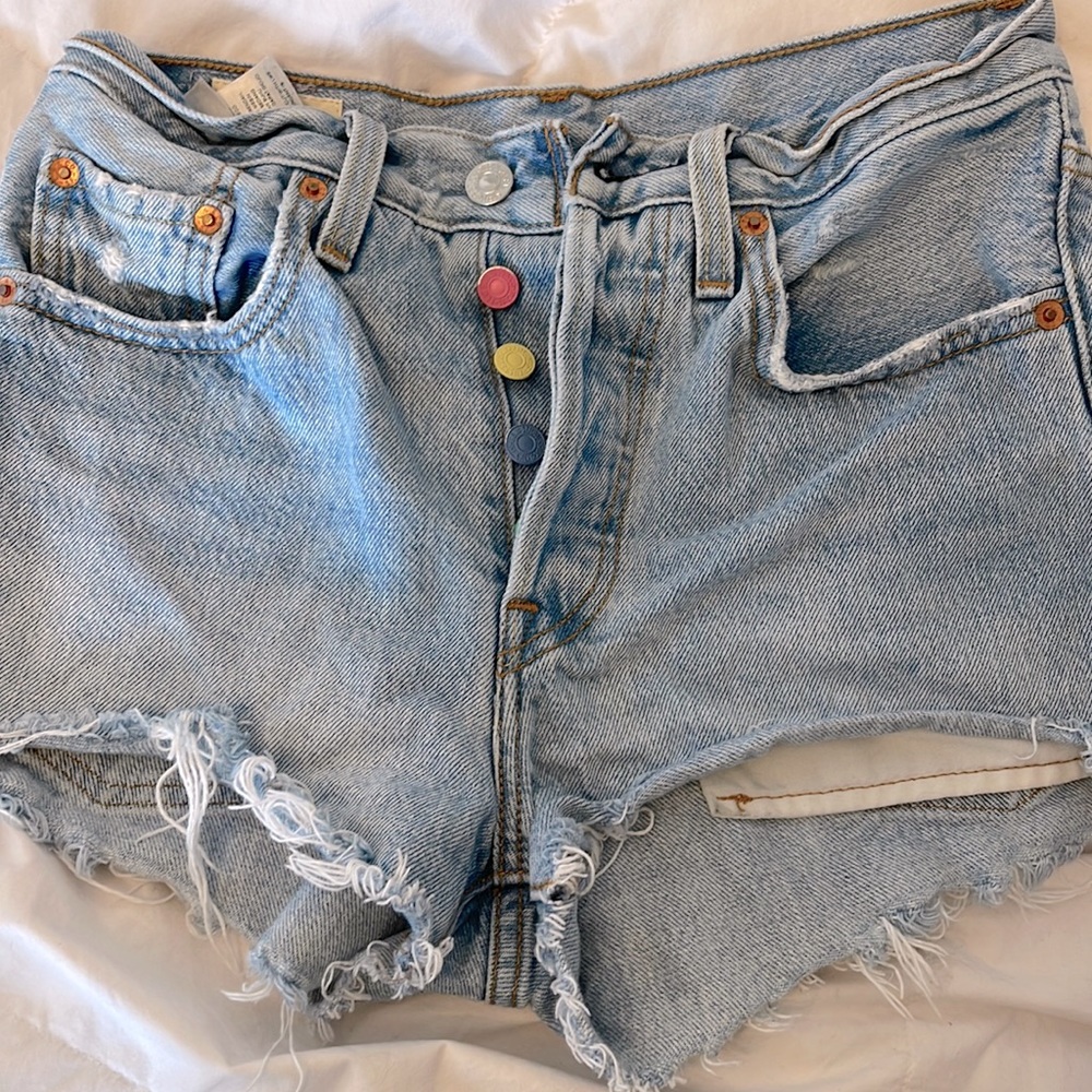 Limited addition 501 Levi Shorts. size 24
